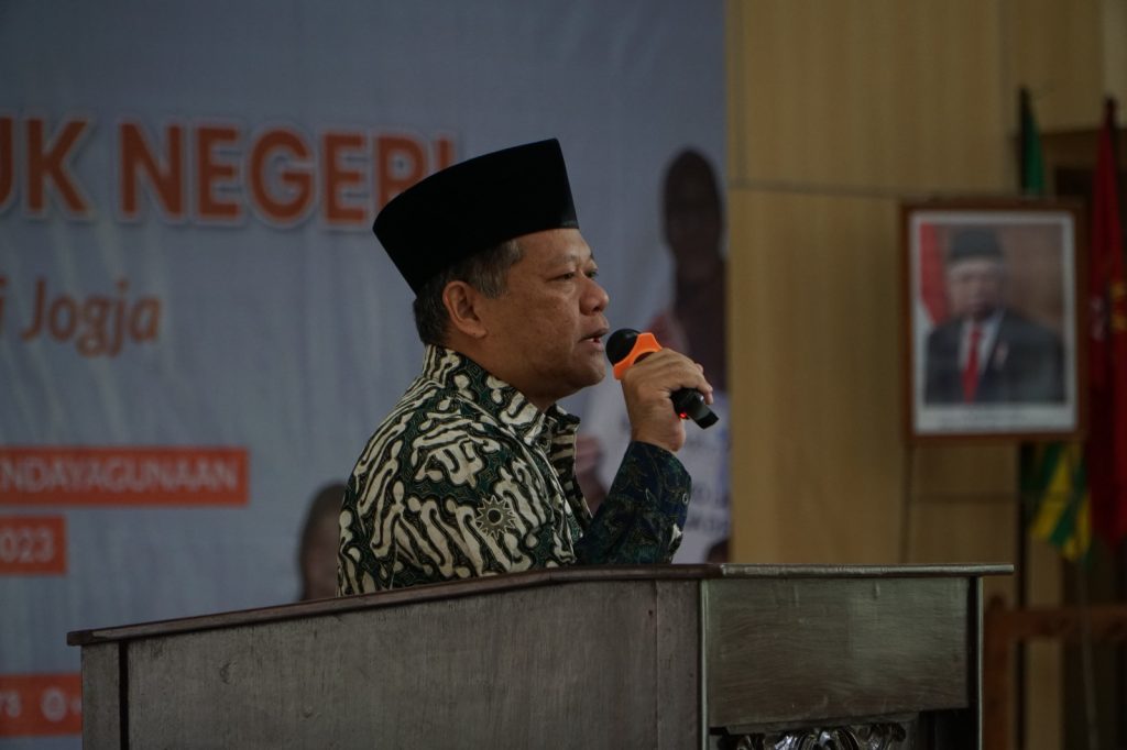 Sambutan ketua Pimpinan Wilayah Muhammadiyah (PWM) Daerah Istimewa Yogyakarta
Lazismu DIY Salurkan 3.5 Miliar 
Inspirasi Jogja