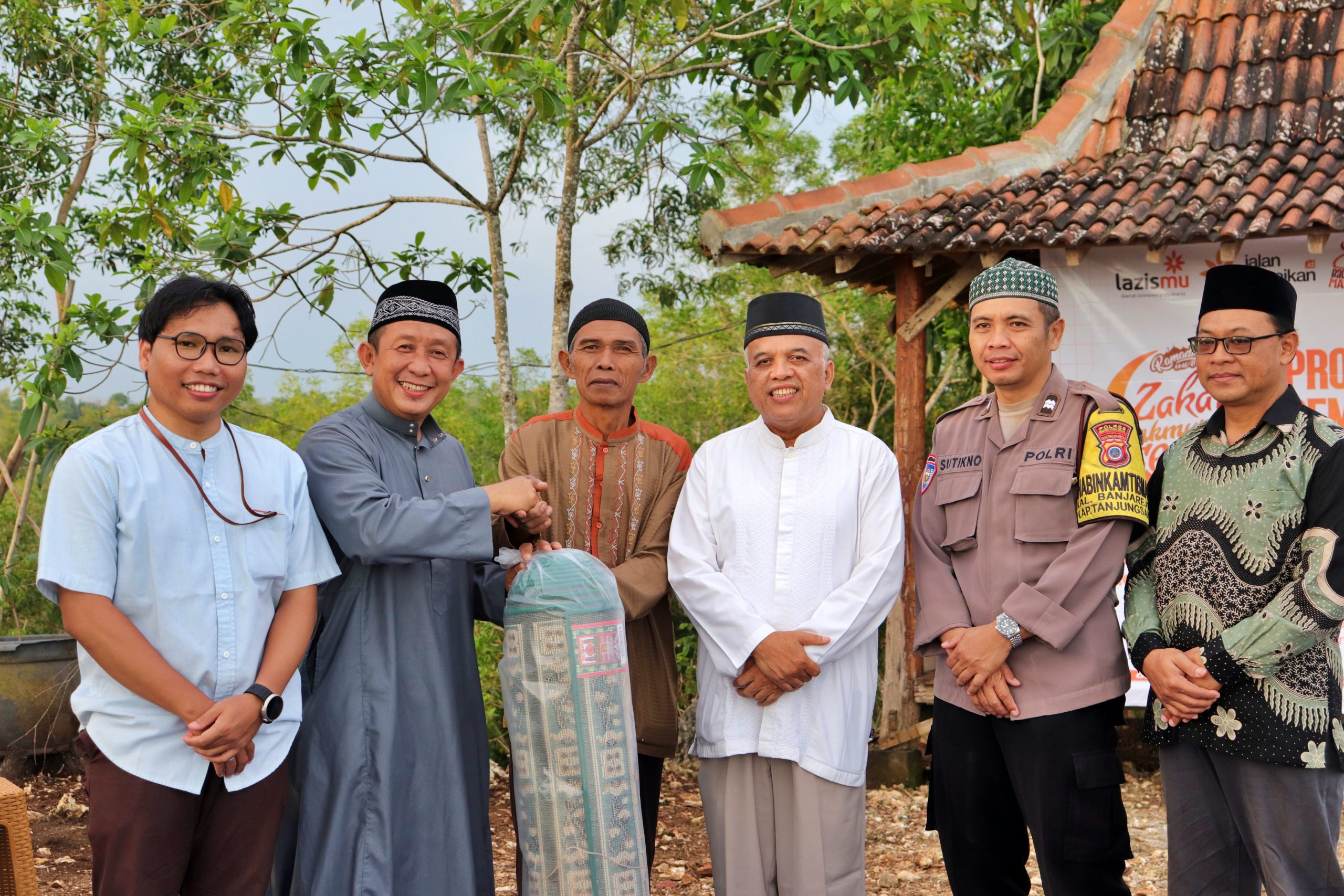 Memperkuat Keimanan: LAZISMU DIY Gelar Pemenuhan Sarana Iman dan Buka Puasa di Pesantren Gunung Susang