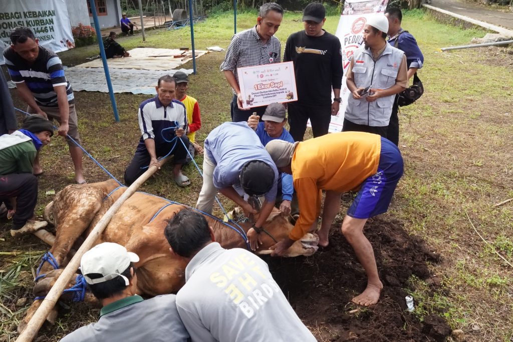 Pizza Hut Indonesia bersama LAZISMU Salurkan Qurban ke Masyarakat Rongkop Gunungkidul