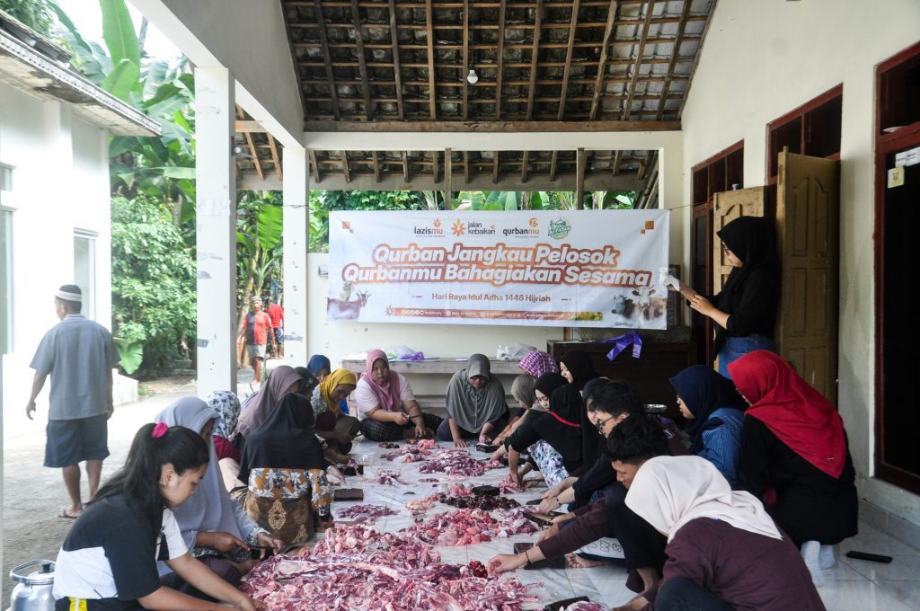 Qurban Jangkau Pelosok: LAZISMU DIY Bersama IMM FKM UAD dan Masjid Al Fatah Tebar Kebahagiaan di Kalibawang Kulon Progo
