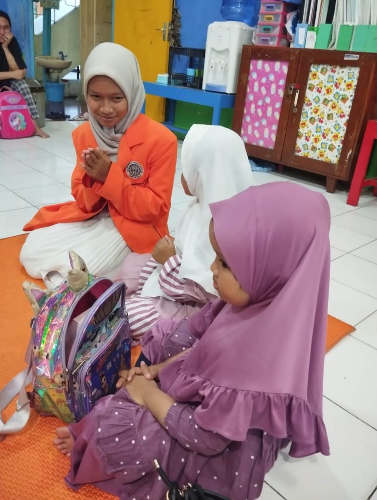 Jadi Sarjana Pertama dalam Keluarga? Itu Mimpi yang Harus Kutebus dengan Pengorbanan Besar