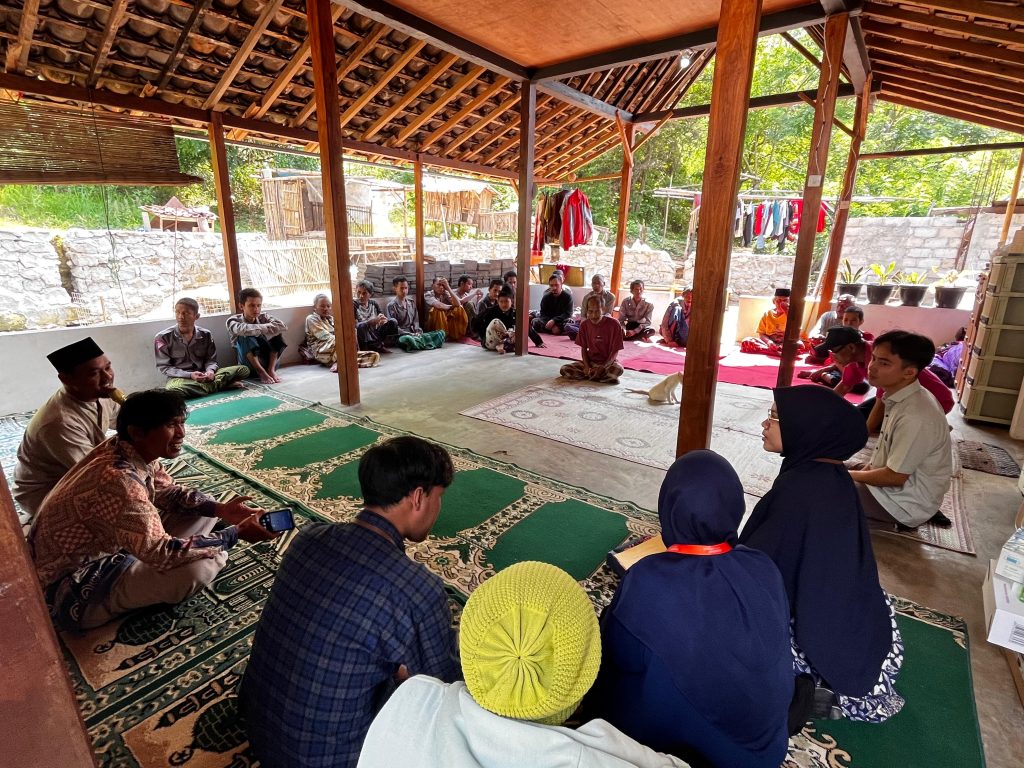 LAZISMU DIY Bantu Panti Rehabilitasi Kajembaran Rahmaniyah dengan Sembako dan Alat Belajar