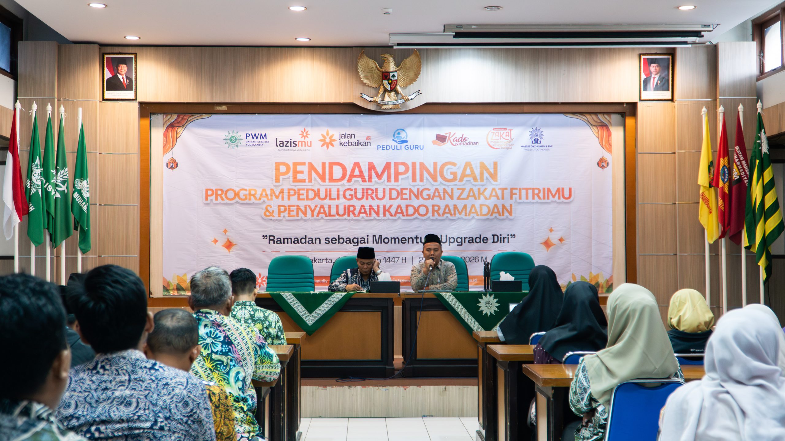 Peduli Guru, LAZISMU DIY Salurkan Zakat Fitrah dan Kado Ramadan untuk 125 Guru Muhammadiyah