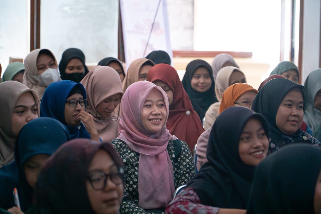 Peduli Guru, LAZISMU DIY Salurkan Zakat Fitrah dan Kado Ramadan untuk 125 Guru Muhammadiyah
