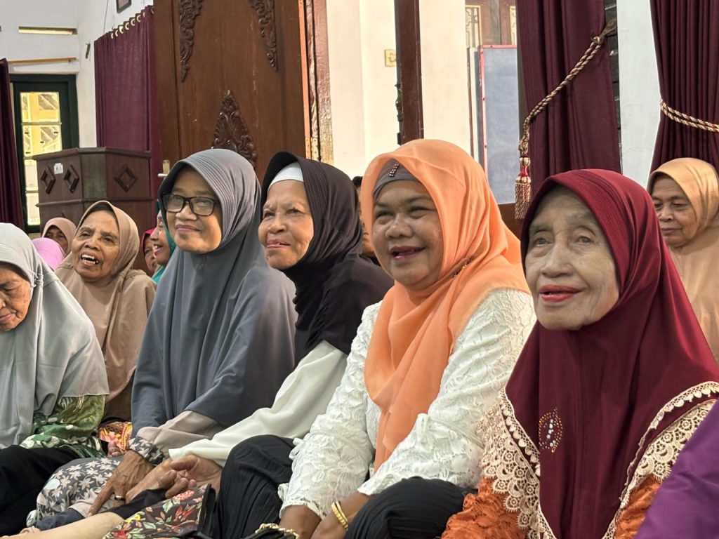 Kado Ramadan untuk Lansia, Lazismu dan Aisyiyah DIY Salurkan 125 Paket Sembako