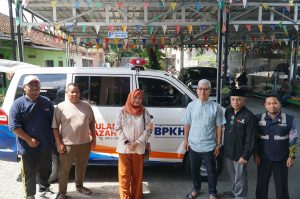 BPKH dan Lazismu Serahkan Ambulans Kemaslahatan untuk Warga Sambilegi