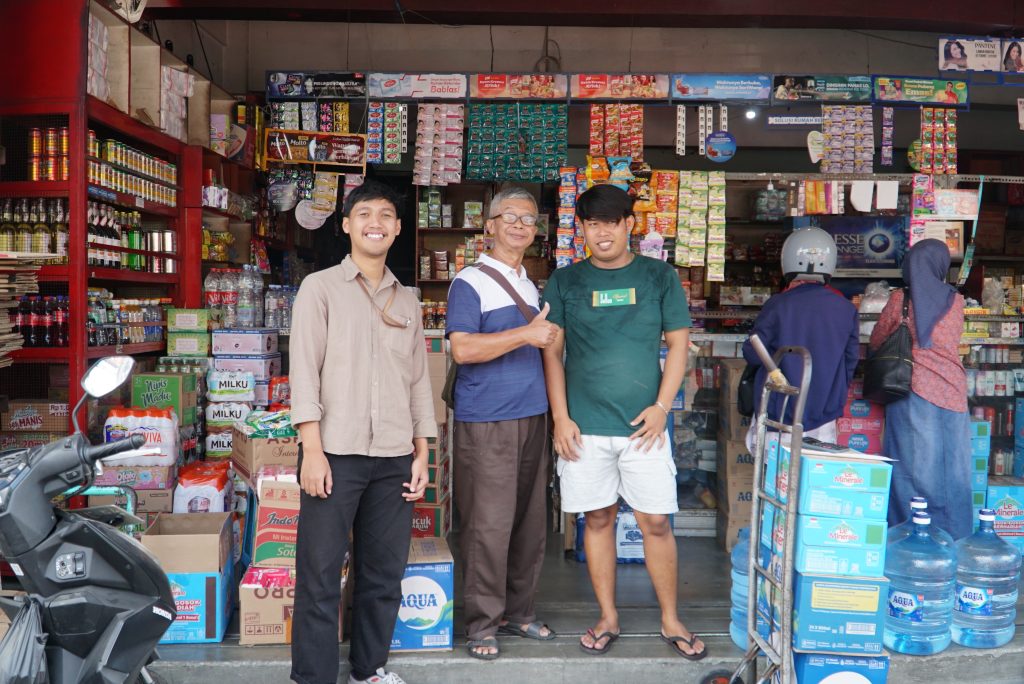 Lazismu DIY Bantu Persediaan Sembako Toko Wiratama 21, Dorong Kemandirian UMKM Pak Eko