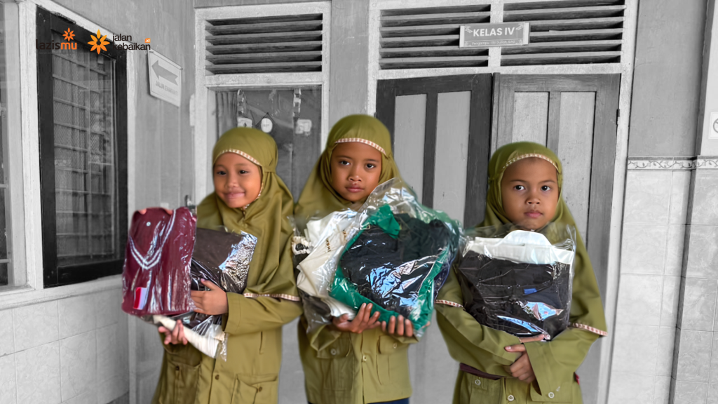 Dukung Pendidikan, LAZISMU DIY Berikan Subsidi Seragam Siswa SD Muhammadiyah Gendol V 