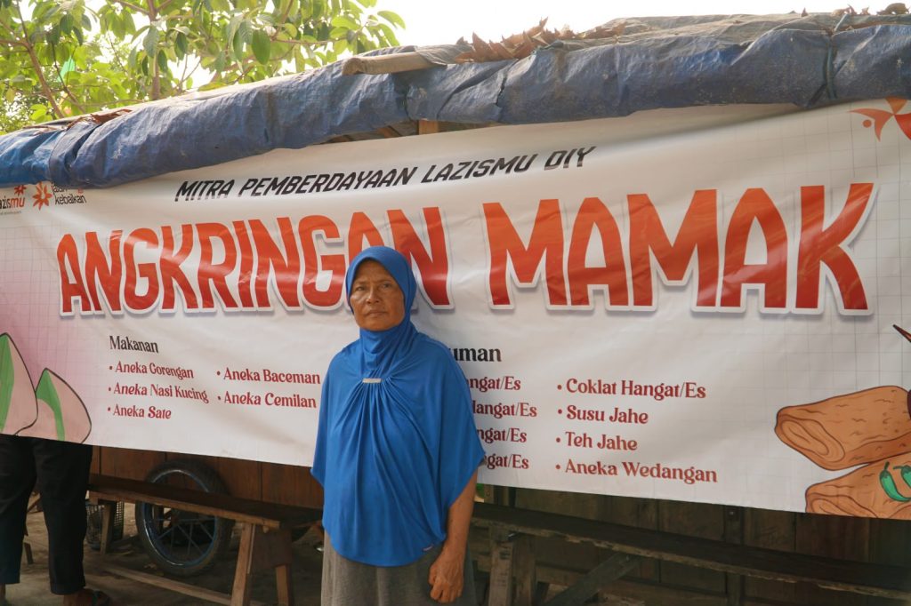 Dorong UMKM, LAZISMU DIY Salurkan Bantuan Modal untuk Angkringan Mamak