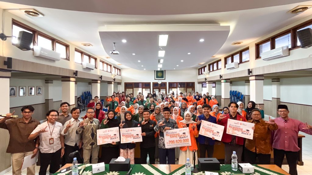 LAZISMU DIY Salurkan Rp706,6 Juta Beasiswa Sang Surya kepada 66 Mahasiswa