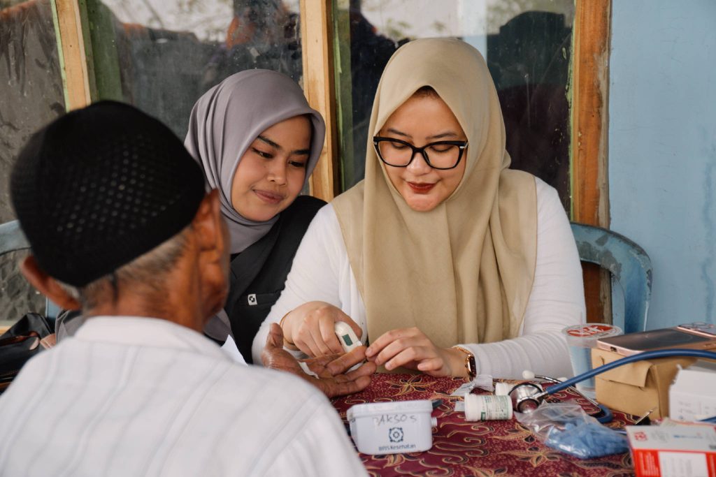 Jangkau Mualaf di Wilayah 3T, LAZISMU DIY bersama LDK PWM DIY Gelar Indonesia Mobile Clinic dan Dropping Air di Gunungkidul